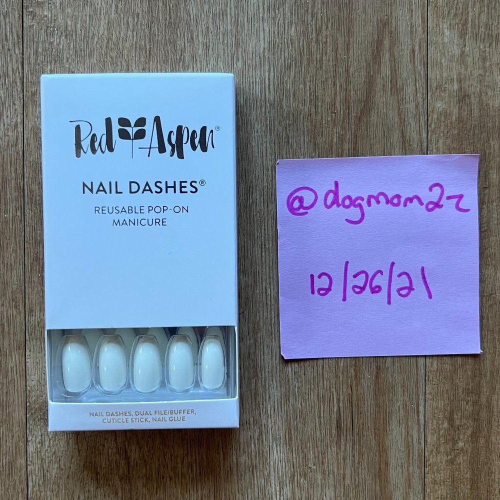 White Coffin Nail Dashes